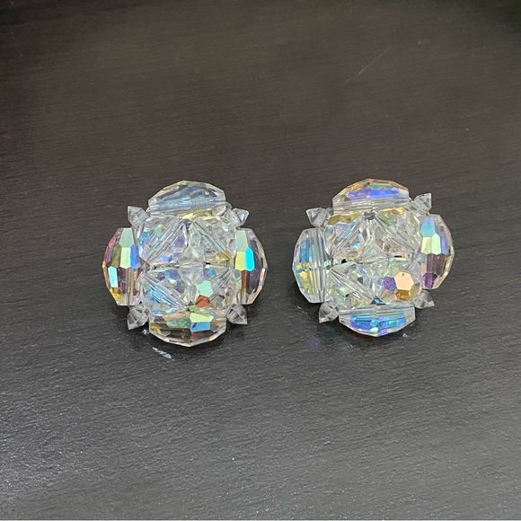 Vintage Laguna Aurora Borealis Cluster Clip Earrings - Picture 4 of 13